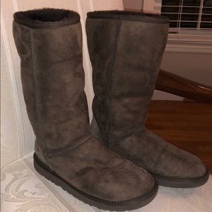 Classic Uggs size 6